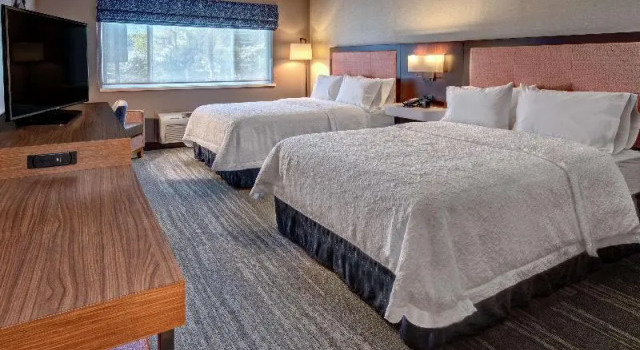 Четырёхместный люкс Hampton Inn Discovery Kingdom Napa Gateway