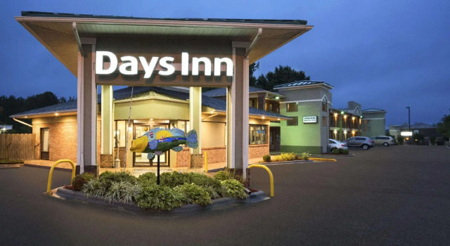 Двухместный люкс Days Inn by Wyndham Weldon Roanoke Rapids