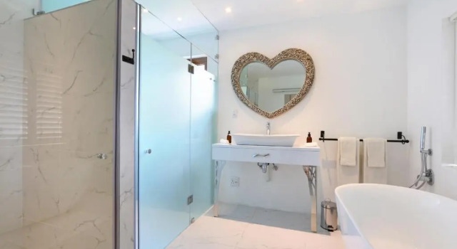 Люкс Executive Apricot Gardens Guesthouse