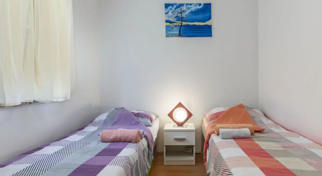Holiday house for 4-5 persons with private pool near Rovinj, Rezerwuj Hotel Hotele w Pilkovici z parkingiem, Parking