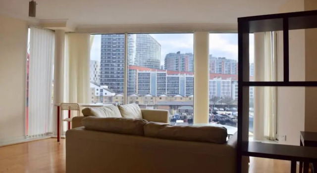 Canary Wharf 2 Bedroom Apartment With Amazing Views, Varaa Huoneisto Asunnot kohteessa Merseyside, Huoneisto