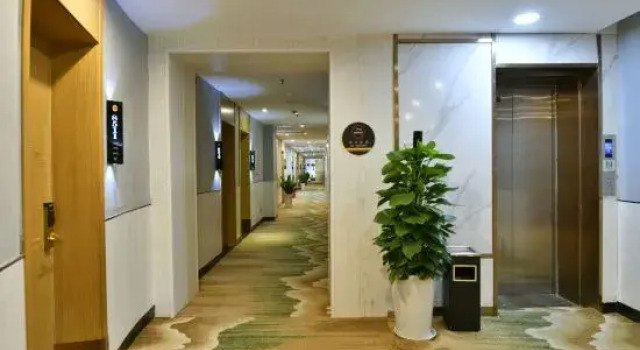 Super 8 Preferred Hotel (East High-speed Railway Station Economic Development First Street), Забронировать Отель Чжэнчжоу Хэнань, рядом с Zhongyuan Tower