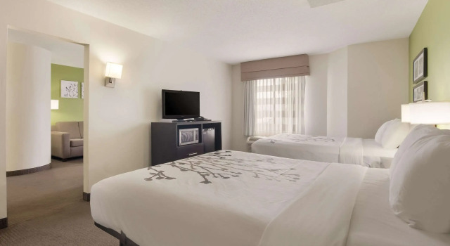 Четырёхместный люкс Sleep Inn Tanglewood