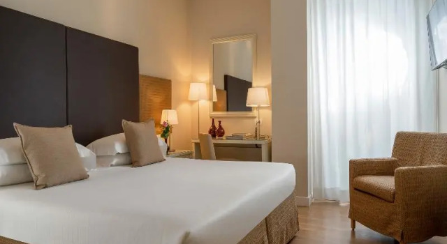 Одноместный номер Superior с балконом National Hotel