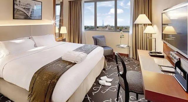 Полулюкс Mövenpick Hotel Paris Neuilly