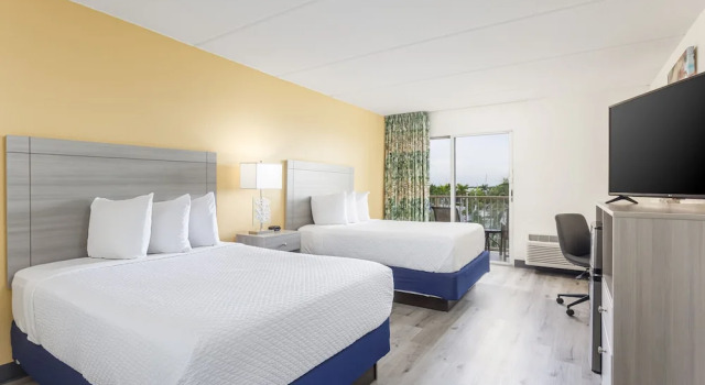 Четырёхместный номер Superior Hutchinson Island Hotel