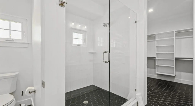 Коттедж Endless Summer Oasis- Luxury 5br, heated pool, elevator, steps to ocean!