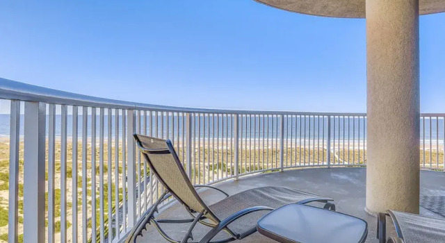 Oceanfront 5th-floor Condo With Balcony, Gorgeous Views & Pool Access, Забронировать Отель Отели Амилия с парковкой, рядом с Amelia Island Plantation Oak Marsh Golf Course, Парковка