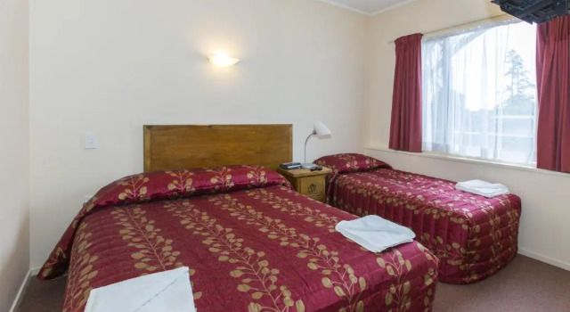 Апартаменты с 3 комнатами Fernhill Motor Lodge