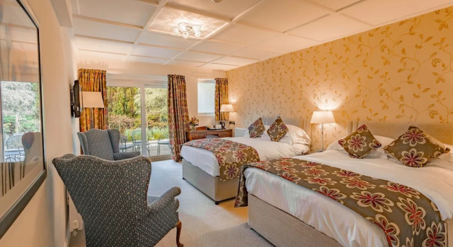 Номер Standard с балконом Burn How Garden Hotel - Bowness on Windermere