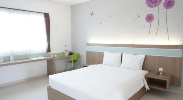 Rumah Cassa Guest House by Airyrooms, Book Guesthouse Hotels in Surabaya with Parking, Parking