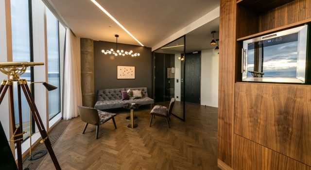 Tower Suites Reykjavík, Забронировать Отель Отели Хёвюдборгарсвайдид с парковкой, Парковка