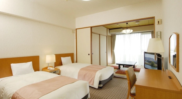 Wisterian Life Club Atami