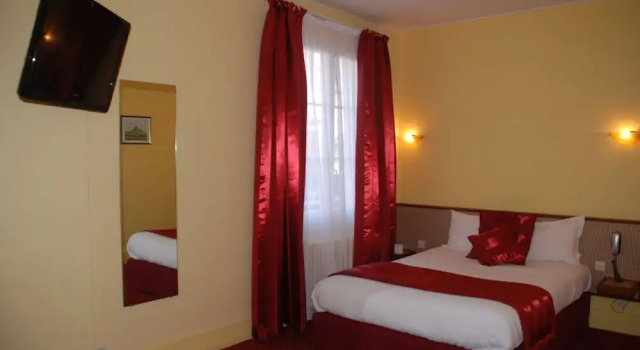 Двухместный номер Comfort Hôtel Cathédrale, Lisieux
