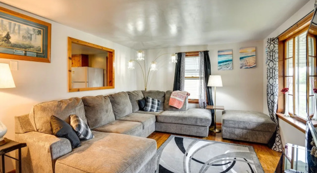Pet-friendly Ohio Retreat w/ Patio & Fire Pit!, Varaa Hotelli Buckeye Lake Ohio