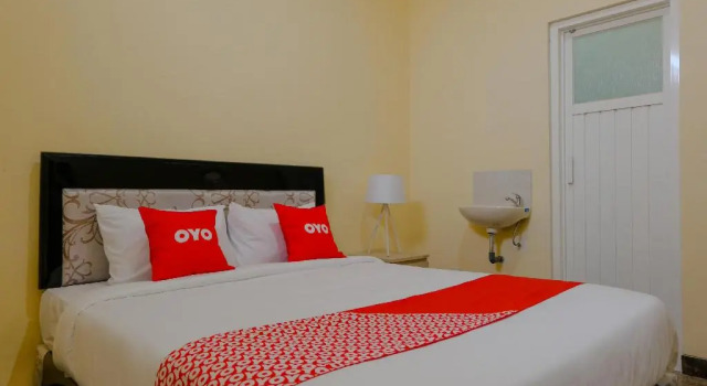 Suite OYO 1979 Alif Family Residence