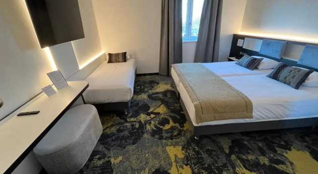 Трёхместный номер Comfort Brit Hotel, Spa & Restaurant - Colmar Est