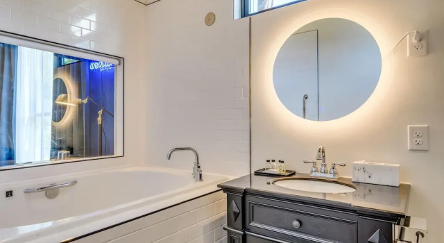 Люкс Private Suite in Historic Austin B&b: Sleeps 4!