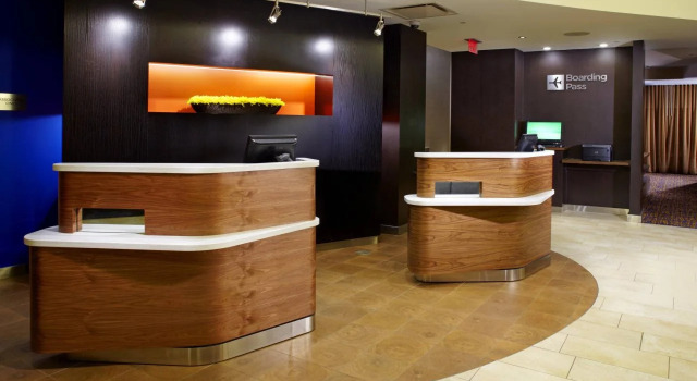 Courtyard Pittsburgh Shadyside, Забронировать Отель Питтсбург Пенсильвания, рядом с Gallerie CHIZ