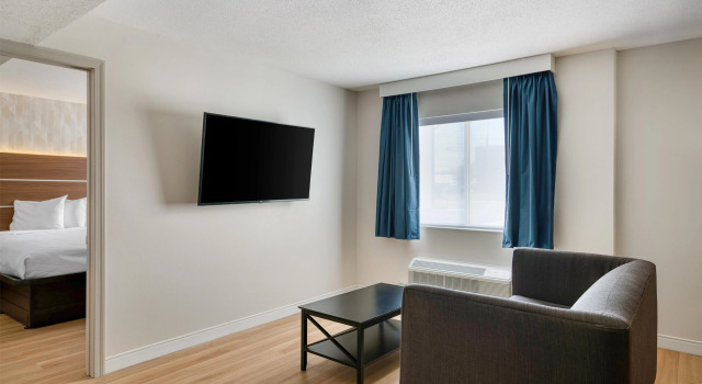 Двухместный люкс c 1 комнатой Baldwin Inn & Suites, SureStay Collection by Best Western