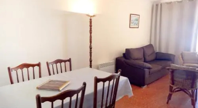 Apartment Passeig Marítim, Rezerwuj Apartament Hotele w Gironès z parkingiem, Parking