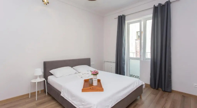 Sunny and Modern 1bdr Apartment in the Center, Забронировать Апартаменты/квартира Апартаменты Софии, рядом с Королевский дворец, Апартаменты/квартира
