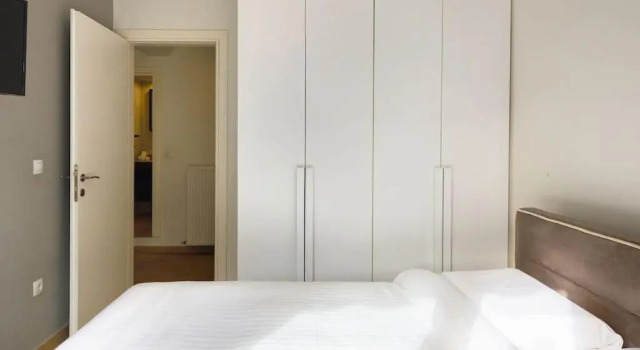 Twin Superior Suites-2nd floor-balcony-250m metro station, Забронировать Отель Салоники Македония