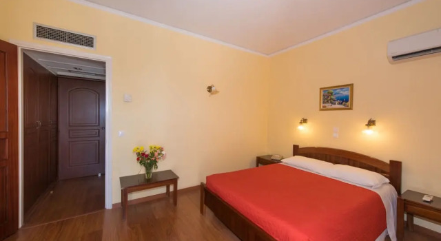 Двухместный номер Standard с балконом Sunset Hotel