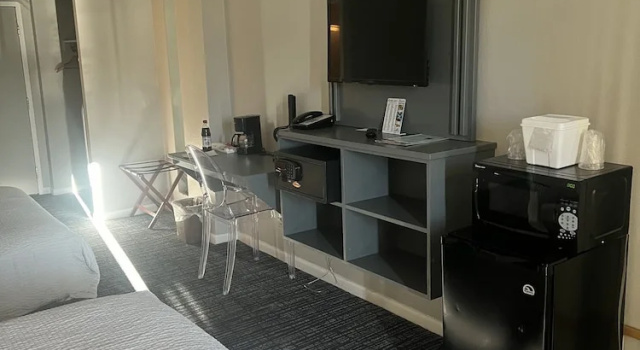 Четырёхместный номер Superior с видом на горы Satellite Hotel