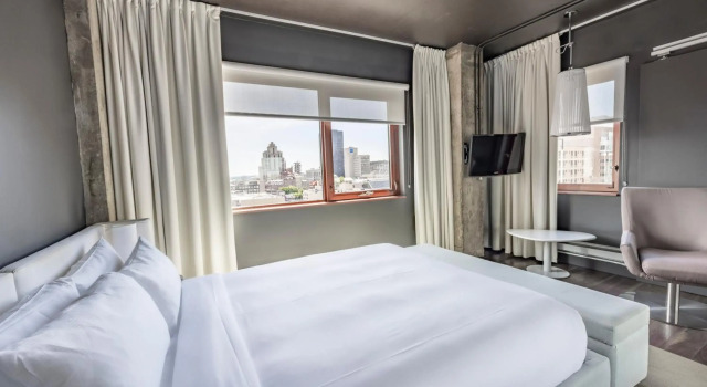 Hotel Zero 1 Montreal, Забронировать Отель Отели Монреаля с парковкой, рядом с Place Dupuis, Парковка