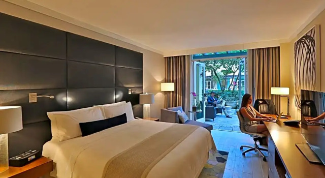 Двухместный номер Standard с видом на бассейн InterContinental At Doral Miami by IHG