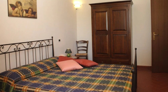 Agriturismo La Serra, Boek Hotel Crespina Toscane