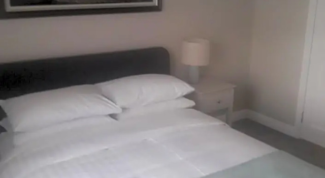 Dubhlinn House Accommodation, Book Hotel Hotels in Clare with Parking, Parking