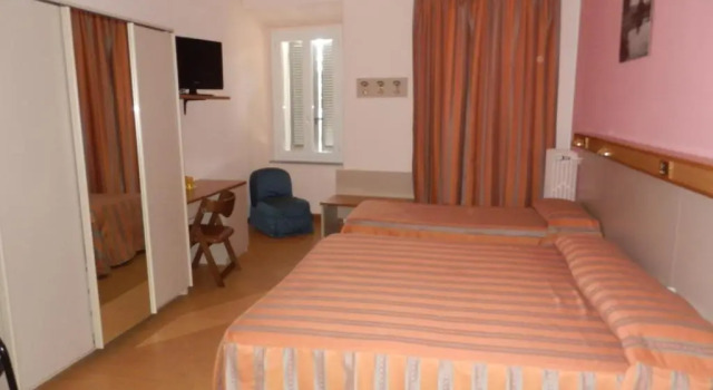 Четырёхместный номер Standard Hotel Novara