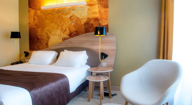 Двухместный номер Premium с балконом Holiday Inn Reims Centre by IHG