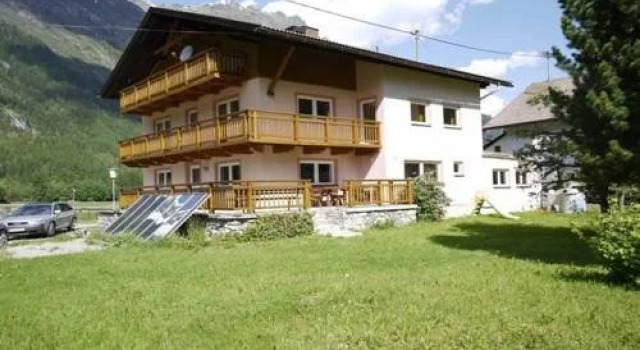 Ferienhaus Gurschi, Prenota Hotel Hotel a Tirolo con parcheggio, Parcheggio