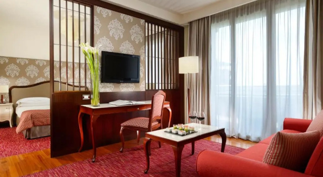 Полулюкс UNA Hotels Expo Fiera Milano
