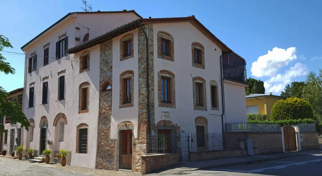 Tangohotel, Забронировать Отель Отели Лукки с парковкой, рядом с Кафедральный собор Лукки, Парковка