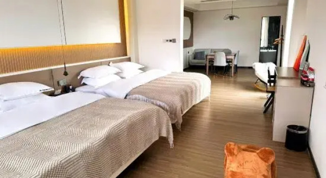 Двухместный люкс Deluxe Kangding Muya Xiangxue Hotel