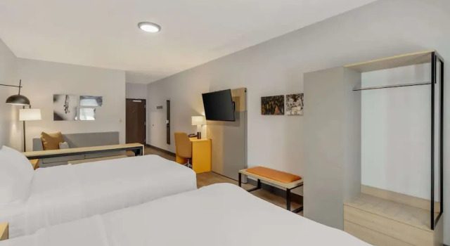 Четырёхместный люкс Comfort Suites Cheyenne