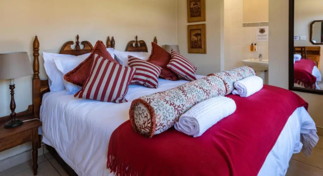 Standard Zimmer The Ruby Room