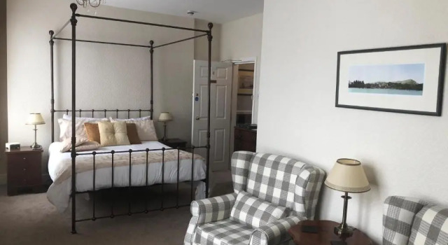 Студия Superior Adcote House