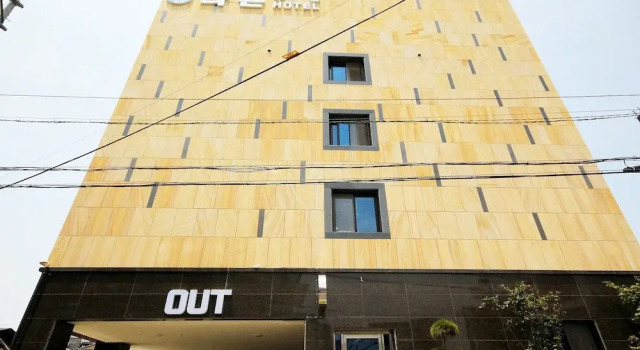 Jeonju Jungang Raon Hotel, Забронировать Отель Отели Чонджу 3 звезды, рядом с Музей традиционных корейских вин в Чончжу, 3*