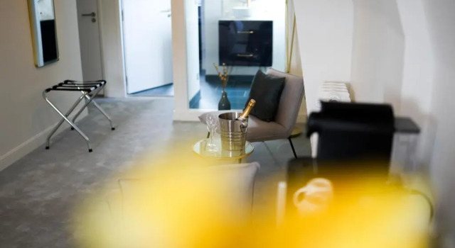 Люкс Hôtel Échappée en Baie - Chambres climatisées -Parking privé gratuit dont forfaits bornes électriques réservable