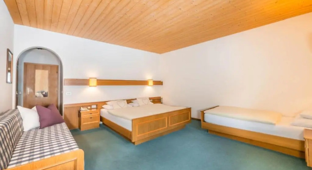 Трёхместный номер Standard Hotel Pontives