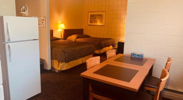 Люкс Red Carpet Inn & Suites