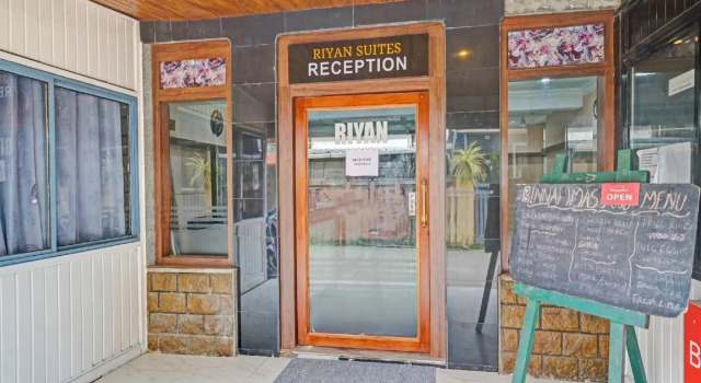 Capital O 93138 Rayan Plaza, Забронировать Отель Отели штата Кералы с парковкой, Парковка