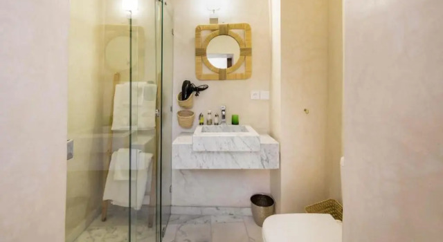 Camera Deluxe Riad Lila