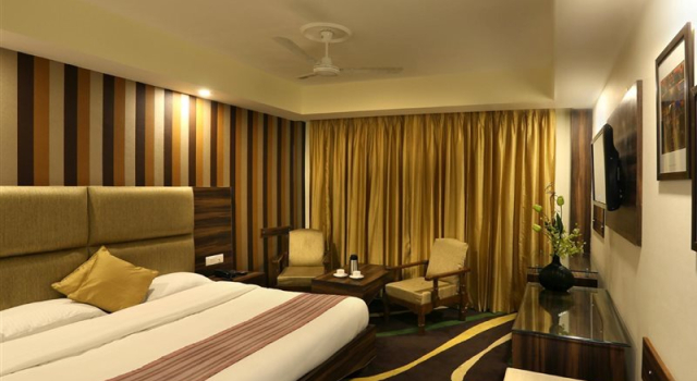Hotel Samson, Забронировать Отель Отели Патнитоп с парковкой, Парковка