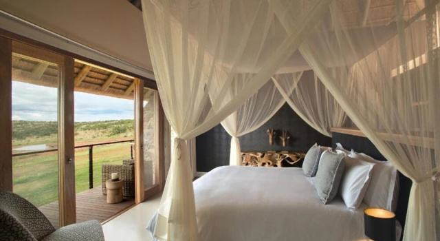 Семейный люкс с 2 комнатами Mhondoro Safari Lodge & Villa